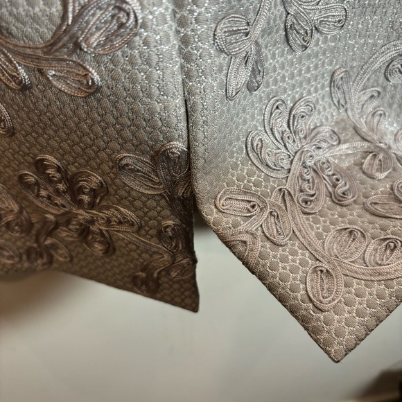 CARMEN MARC VALVOS SZ 6 Ribbon Floral Metallic Sparkly Lined  Knee Length Dress - Picture 9 of 11